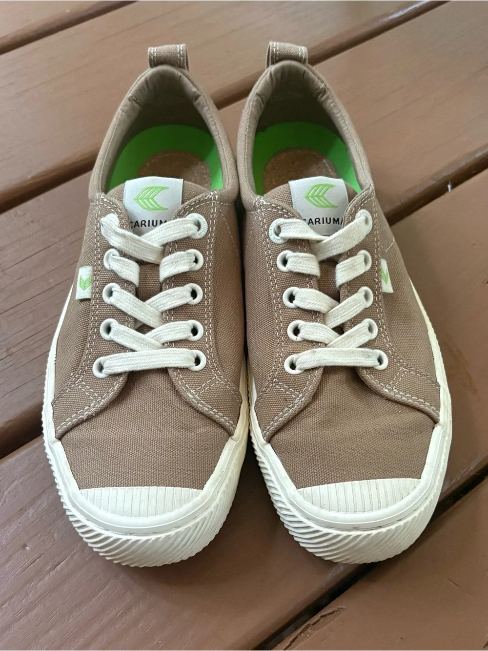 Cariuma OCA Low Womens Shoes Sz 7.5 Burnt Sand Canvas Contrast Thread Sneakers